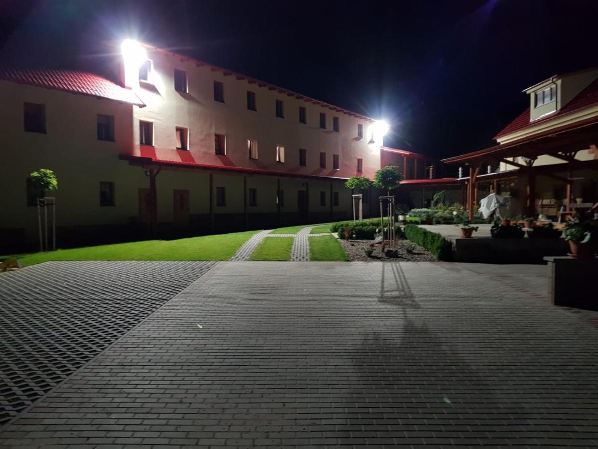 Bendovsky Dvur Dusniky Exterior foto